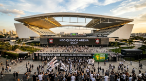 Neo Química Arena iluminada antes de jogo do Corinthians